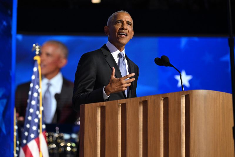 Video: Obama memberi penghormatan kepada Biden saat pidato DNC | Politik berita