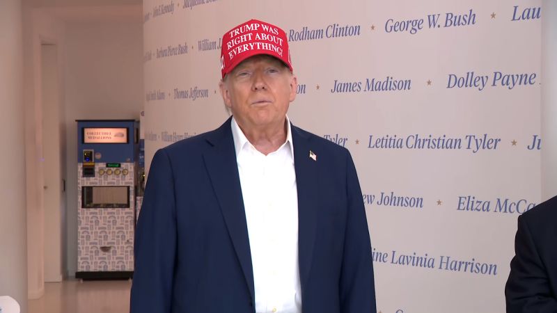 Video: Trump membantah mengetahui tentang pencarian rumah Bolton, menyebutnya "kehidupan rendah" | Politik berita