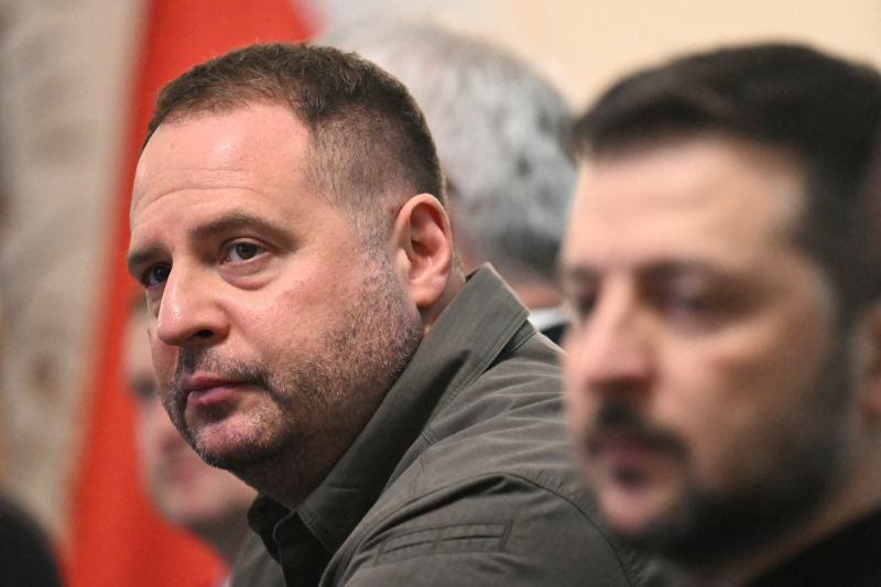 Zelensky memecat tangan kanannya. Apakah dia lebih lemah atau lebih kuat sekarang? | berita