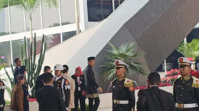 Jokowi Kenakan Pakaian Adat Betawi saat Sidang Tahunan MPR - News berita69.org