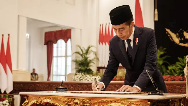 Jokowi Lantik Gus Ipul Jadi Mensos Pengganti Risma Hari Ini - News berita69.org