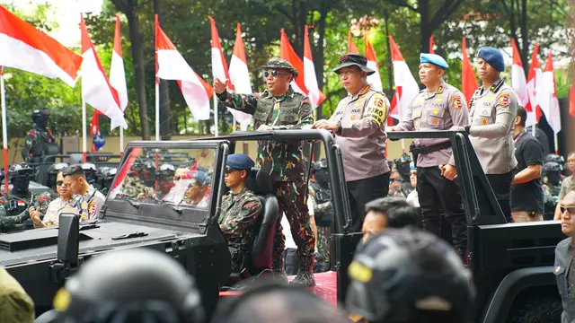Kapolri Cek Gladi Bersih Apel Gelar Pasukan Pengamanan Pengambilan Sumpah Presiden dan Wapres Terpilih - News berita69.org