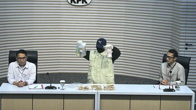 Kasus Menghulurkan duit Inhutani V: Selain Mobil, Ini Penampakan Gepokan Dollar Singapura Senilai Rp2,3 M Disita KPK - News berita69.org