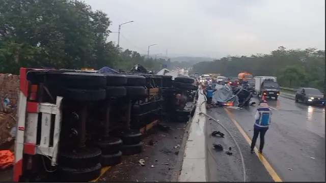 Kecelakaan Bus di Tol Cipularang, 2 Orang Meninggal Dunia - News berita69.org