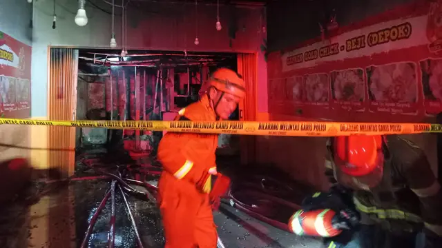 Keracunan Asap, 1 Korban Kebakaran Ruko Makanan Cepat Saji di Depok Meninggal - News berita69.org
