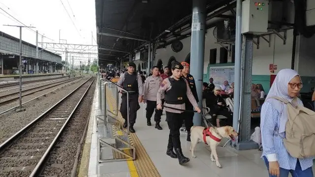 Libur Natal dan Tahun Baru, KAI Perketat Pengamanan di Stasiun Pasar Senen - News berita69.org