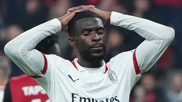 Manchester United Intip Peluang Rekrut Bek Tengah Terbaik Serie A - Bola berita69.org