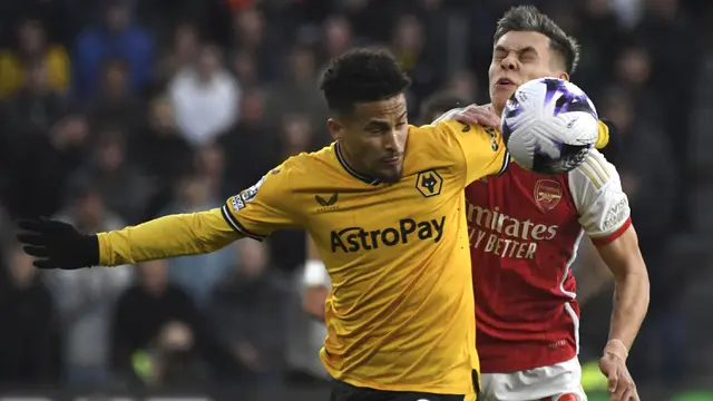 Manuel Ugarte Sulit, Manchester United Alihkan Kejelasan ke Gelandang Wolves - Bola berita69.org