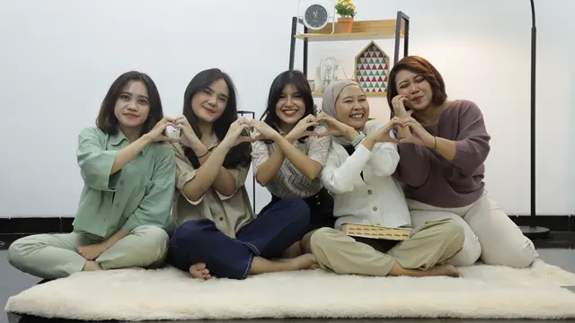 Membangun Hubungan Harmonis, 7 Sikap yang Membuat Orang Suka Bergaul Denganmu - Hot berita69.org