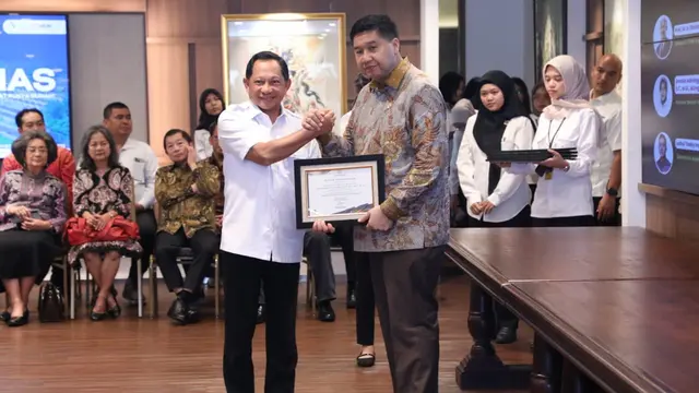 Mendagri Tito Karnavian Dianugerahi Penghargaan pada Hari Perumahan Nasional 2025 - News berita69.org