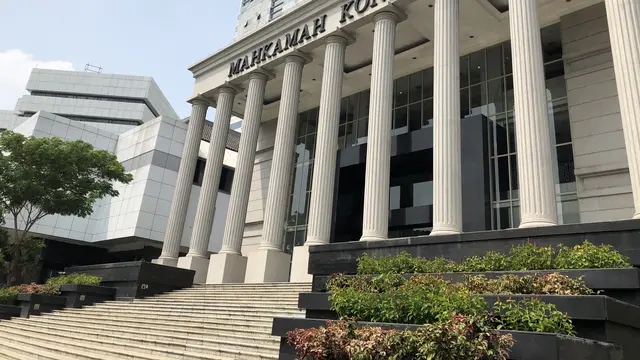 MK Tolak Uji Materi Syarat Capres-Cawapres Minimal S1 - News berita69.org