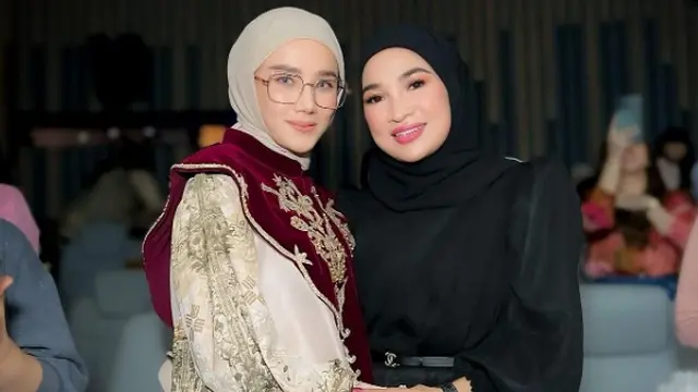 Model Gamis Pesta Mulan Jameela di Wedding Anniversary Crazy Rich Kalimantan Selatan, Glamor dengan Kerah Beludru - Hot berita69.org