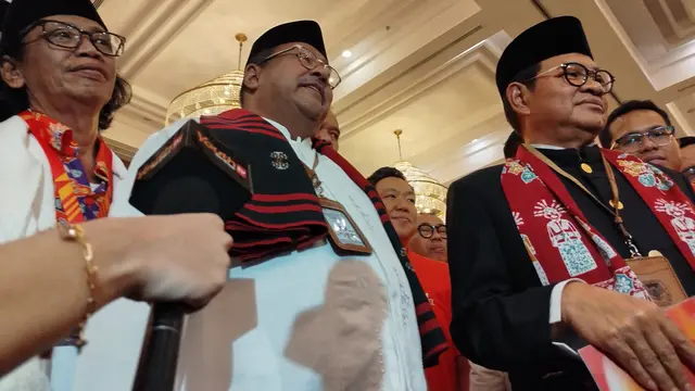 Naik Oplet, Pramono Anung-Rano Karno Hadiri Pengundian Nomor Urut di KPU Jakarta - Pemilu berita69.org
