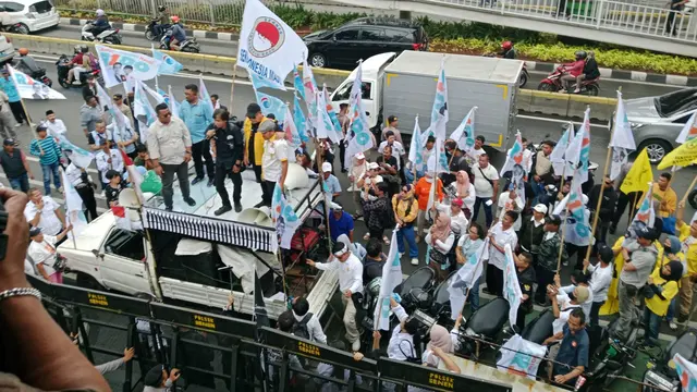 Pendukung Ridwan Kamil-Suswono Demo di KPU Jakarta, Minta Pilkada Putaran Kedua - News berita69.org
