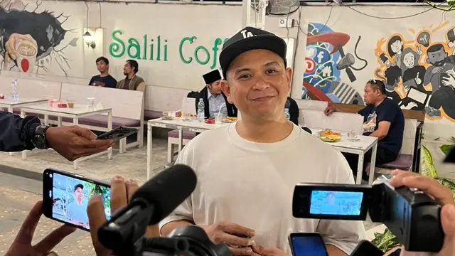 Pilkada 2024, Dirga Adhi Putra Singkarru Gelar Curhat Kampung untuk Dengar Aspirasi Warga Polman - Pemilu berita69.org
