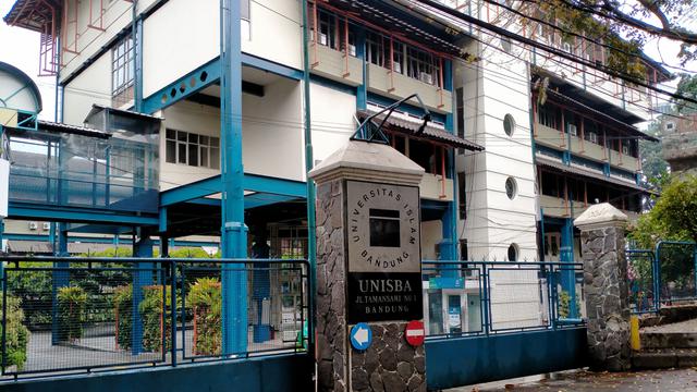 Polisi Bantah Tembakkan Gas Air Mata ke Kampus Unisba - News berita69.org