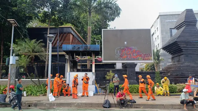 Potret Polda Metro Jaya dan Fasilitas Umum Sekitarnya yang Rusak jadi Sasaran Demo Ricuh - News berita69.org