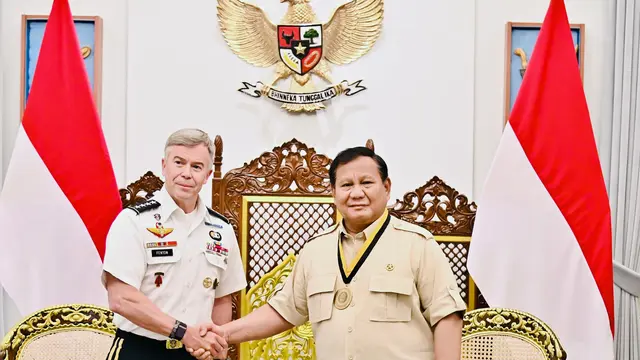 Prabowo Terima Medali Kehormatan dari Komando Operasi Khusus AS di Istana Merdeka - News berita69.org
