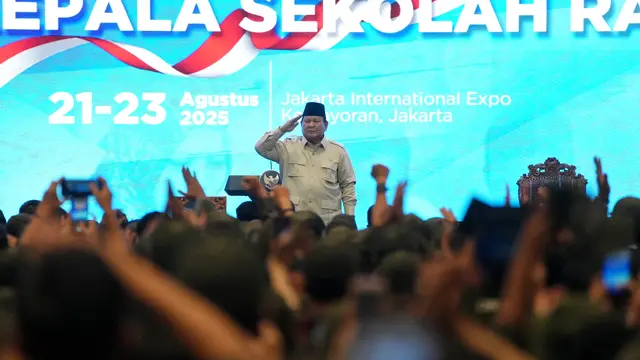 Presiden Tunjukkan Rasa Bangga, Beri Hormat ke Guru, Menteri, dan Kepala Sekolah Rakyat - News berita69.org