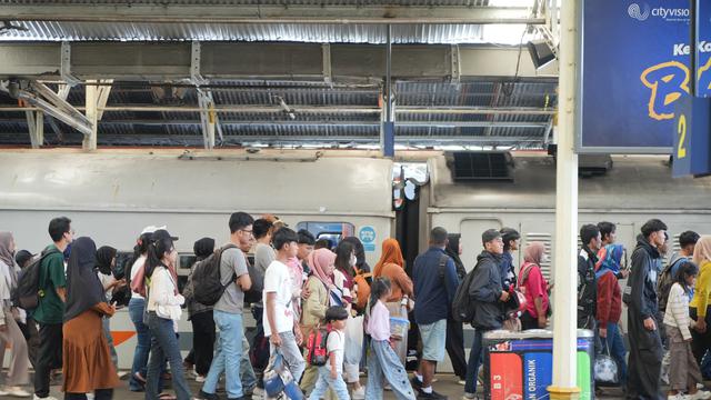 Ragam Hoaks Seputar Kereta Api, Simak Faktanya - Cek Fakta berita69.org
