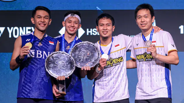 Reaksi Fajar Alfian usai Hendra Setiawan Umumkan Pensiun dari Badminton - Bola berita69.org