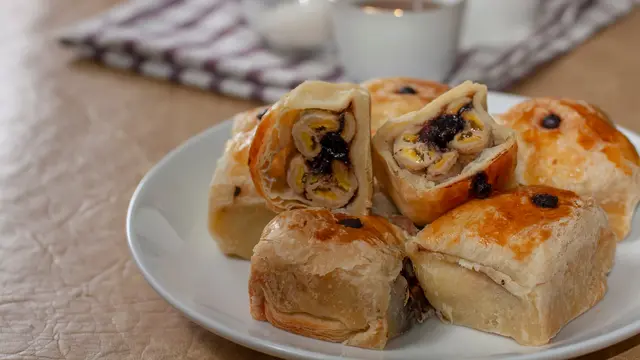 Resep Bolen Lezat Mudah Dibuat, Camilan Manis Isi Pisang Cocok untuk Jualan - Hot berita69.org