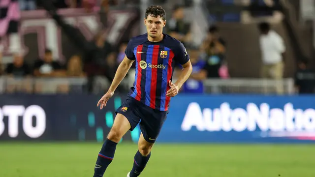 Revolusi Pola 3 Bek di Manchester United, Ruben Amorim Bidik Bek Terlupakan Barcelona - Bola berita69.org