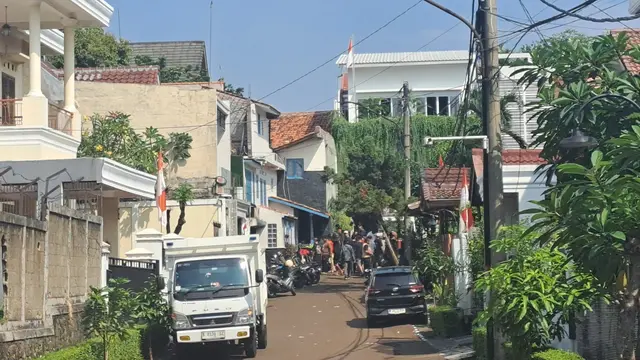 Rumah Menkeu Sri Mulyani Mulai Dibersihkan usai Dijarah Massa, Petugas Rapihkan Barang Tersisa - News berita69.org