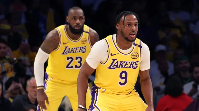 Sejarah Baru Tercipta di Hari Pertama NBA 2024/2025, LeBron James Langsung Main Bareng Bronny - Bola berita69.org