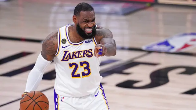 Sejarah Baru Terukir, LeBron James Jadi Pembawa Bendera Amerika di Pembukaan Olimpiade 2024 - Bola berita69.org