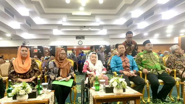 Sinta Nuriyah Wahid dan Keluarga Resmi Terima Surat Pencabutan TAP MPR, Pulihkan Nama Baik Gus Dur - News berita69.org