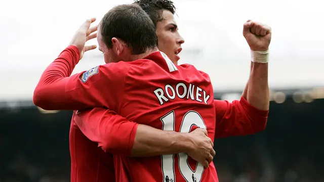 Starting XI Terbaik Manchester United Versi Roy Keane: Tidak Dilatih Alex Ferguson - Bola berita69.org