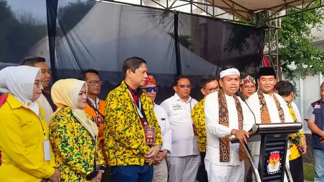 Survei Poltracking Pilkada Jabar: Dedi-Erwan 65,9%, Syaikhu-Ilham 11,8%, Adang-Gita 5,2%, Jeje-Ronal 2,9% - Pemilu berita69.org