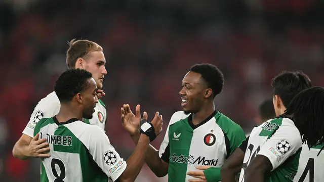Ten Hag Sudah Lengser, Manchester United Masih Lanjut Belanja Pemain dari Belanda - Bola berita69.org