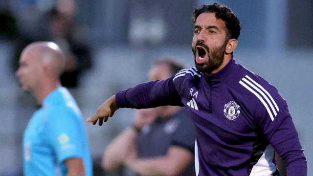 Terungkap Alasan Manchester United Batal Rekrut Gelandang di Musim Panas 2025 - Bola berita69.org