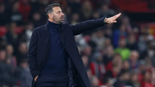 Top 3 Berita Bola: Ruud van Nistelrooy Ingin Gaet Bintang Muda Manchester United ke Leicester City - Bola berita69.org