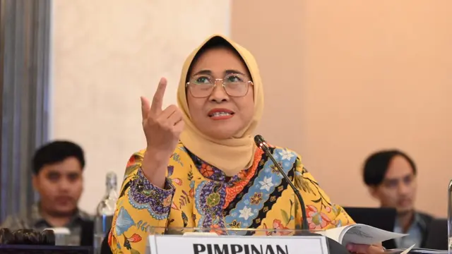 Tuntaskan Kasus Kekerasan Terhadap Guru, Hetifah DPR Minta Evaluasi Akting Orang Tua di Guru - News berita69.org