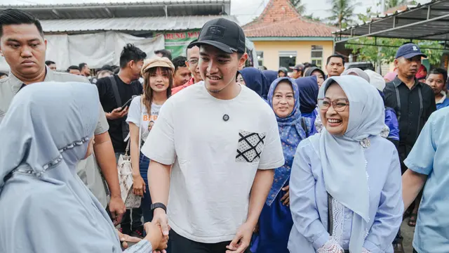 Turun ke Pasar, Kaesang Pangarep Kampanyekan Paslon Lilis-Zaeni di Pilkada Bupati Kebumen - Pemilu berita69.org