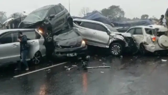 Update Korban Kecelakaan Beruntun Tol Cipularang: 1 Meninggal, 4 Luka Berat, 24 Luka Ringan - News berita69.org