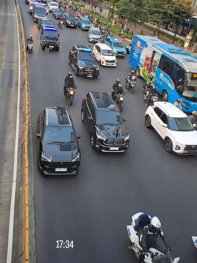 Usai Bertemu Paus Fransiskus, Jokowi Pakai Innova Zenix Saat Pulang ke Bogor - News berita69.org