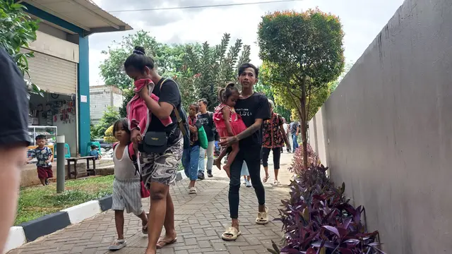 Warga Rela Direlokasi ke Rusunawa Usai Puluhan Tahun Tinggal di Kolong Tol - News berita69.org