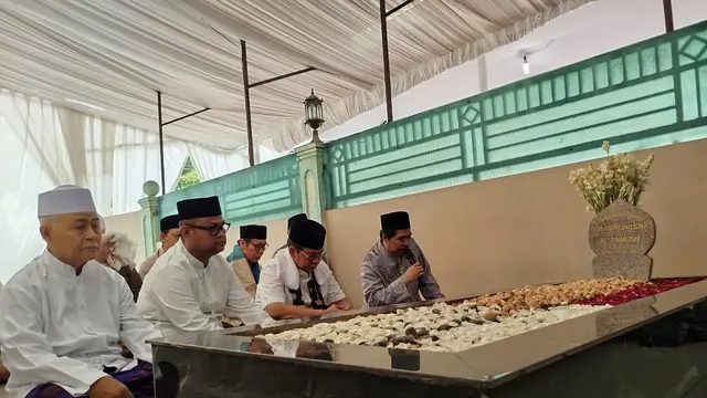 Ziarah ke Makam Zainuddin MZ, Pramono Anung Kenang Andilnya Dirikan Bamusi PDIP - Pemilu berita69.org